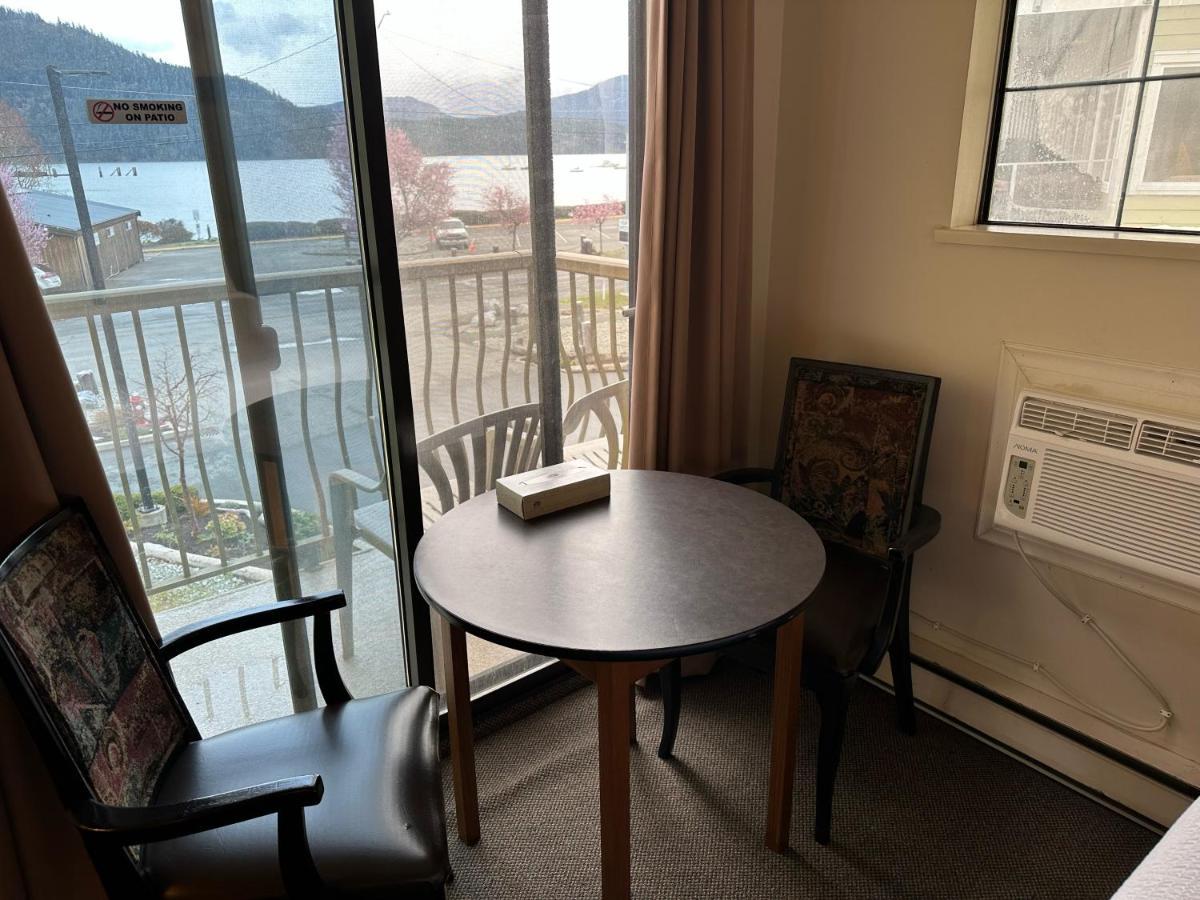 Wessex Inn By The Sea Cowichan Bay Exterior foto